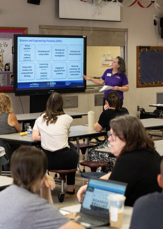 A Da Vinci Science Center professional educator leads a professional development session for a school district. Discounts provided as district membership perks.